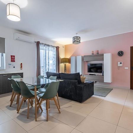 St Julians - Balluta 2 Bedroom Apartment Saint Julian's エクステリア 写真